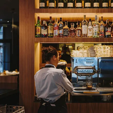 El Moderne خيخون