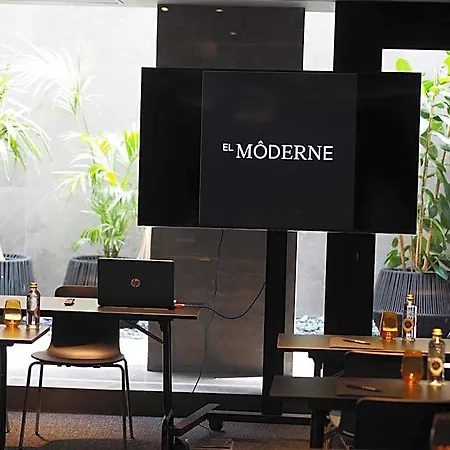 מלון El Moderne 4*